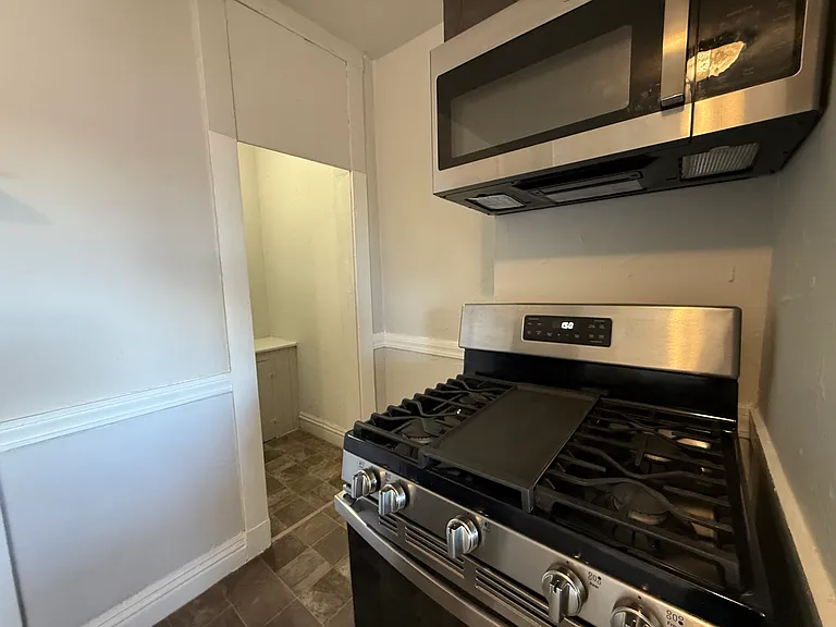 29 Lourdes Ave — Photo 7