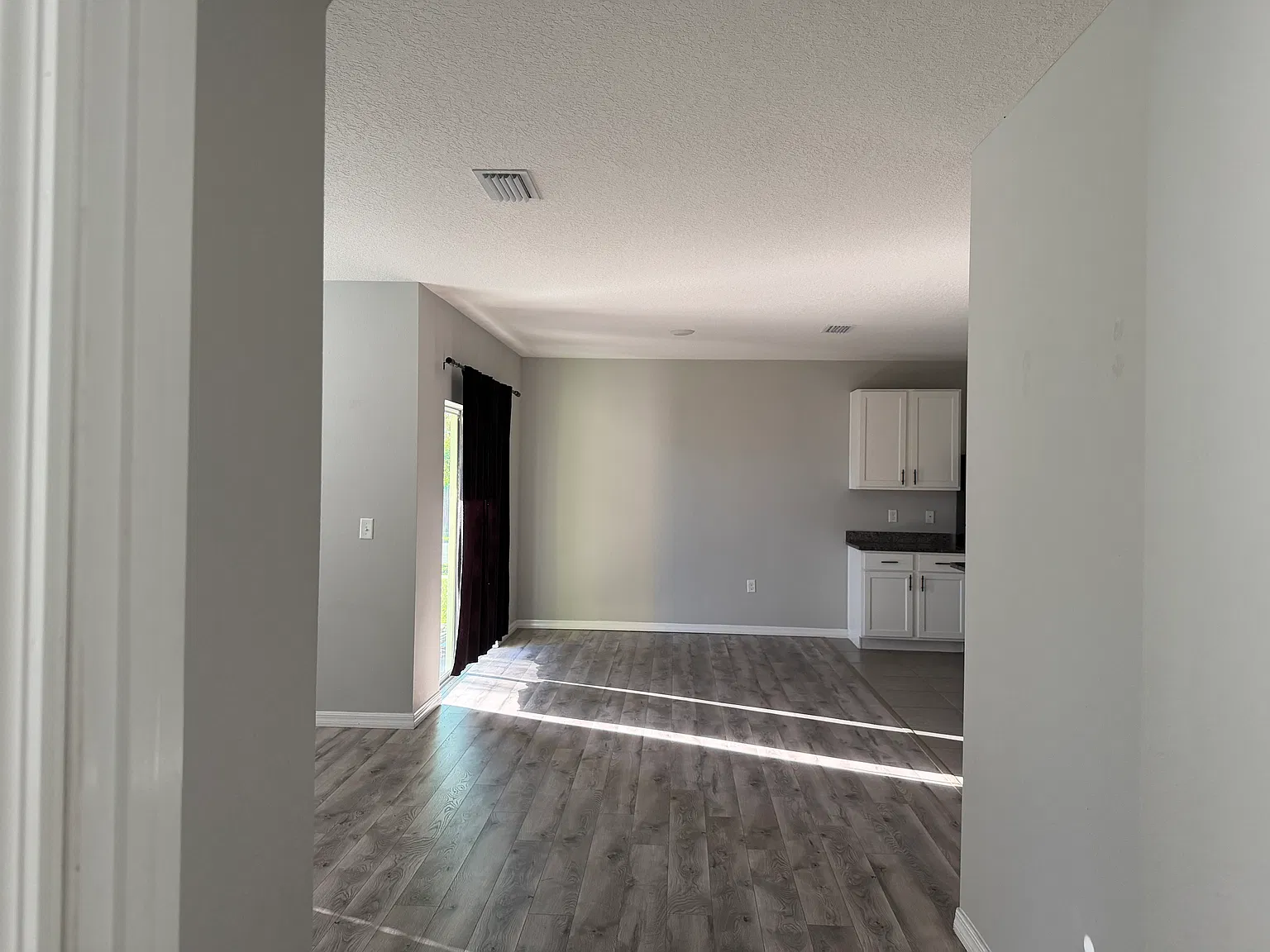 4 bed, 1828 sqft, $2,700 — Photo 4