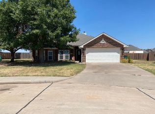 104 Chapman Cir, Burkburnett, TX 76354