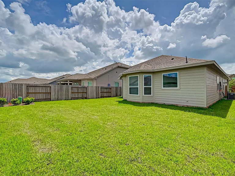8022 Pinebrook Arbor Ct — Photo 40