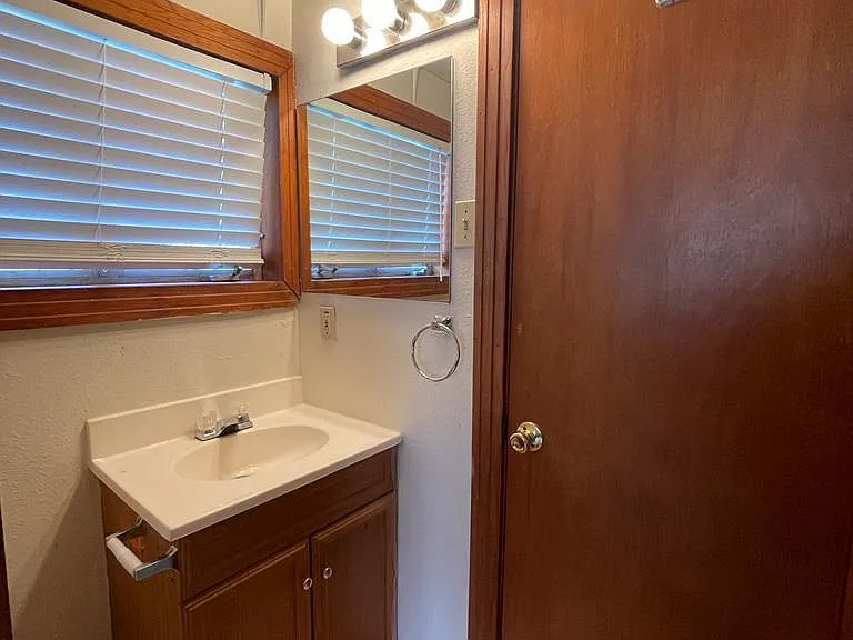 108 Austin St #A — Photo 10