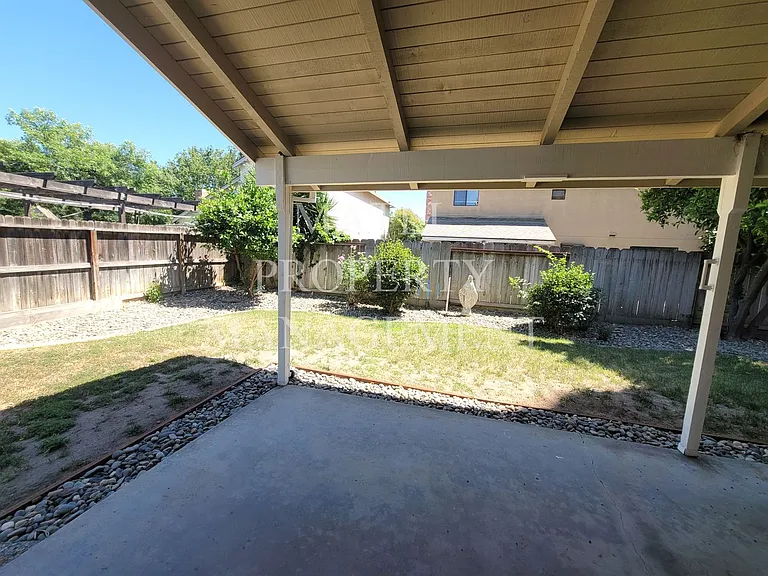 2516 Walnut Grove Way — Photo 22