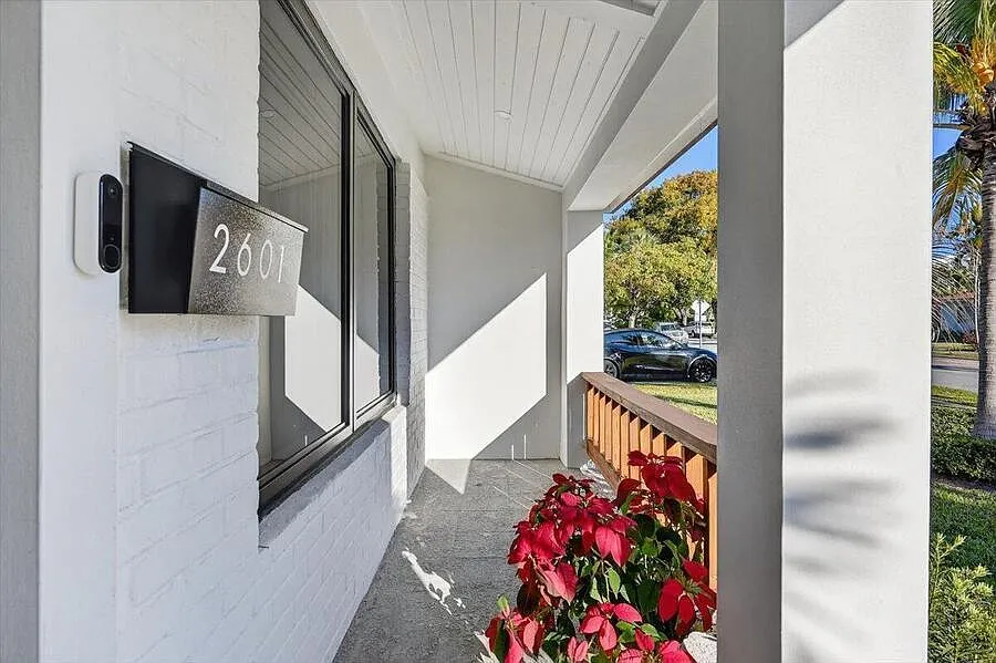 2 bed, 1122 sqft, $7,450 — Photo 3