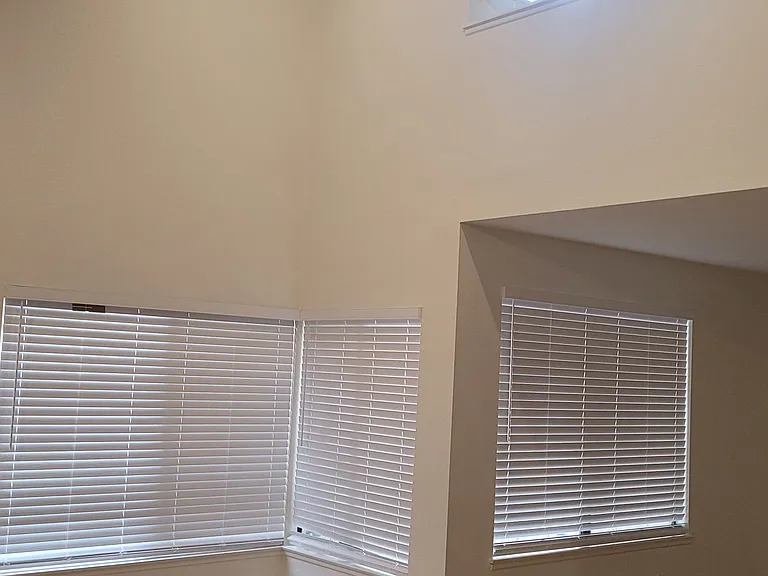 17924 Redwood Ave — Photo 12