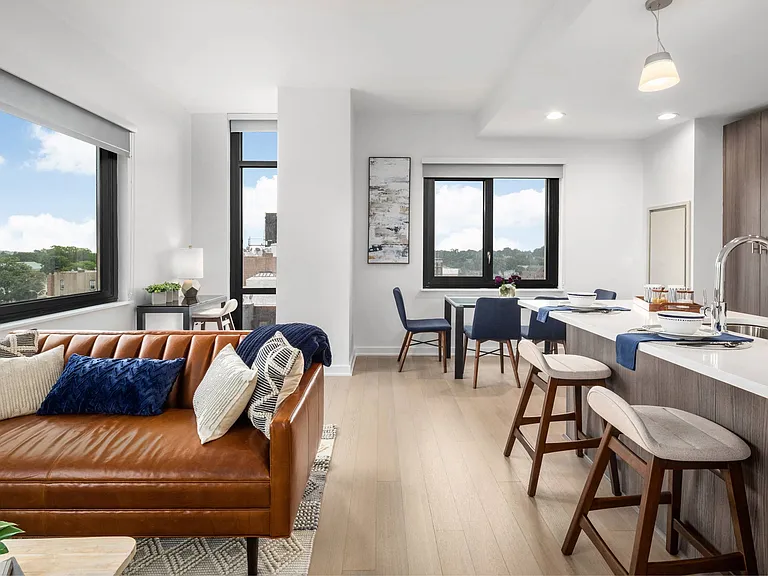360 Huguenot — Photo 12