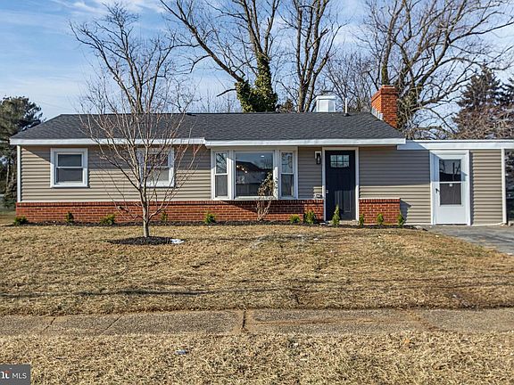3rd image of 70 Prangs Ln