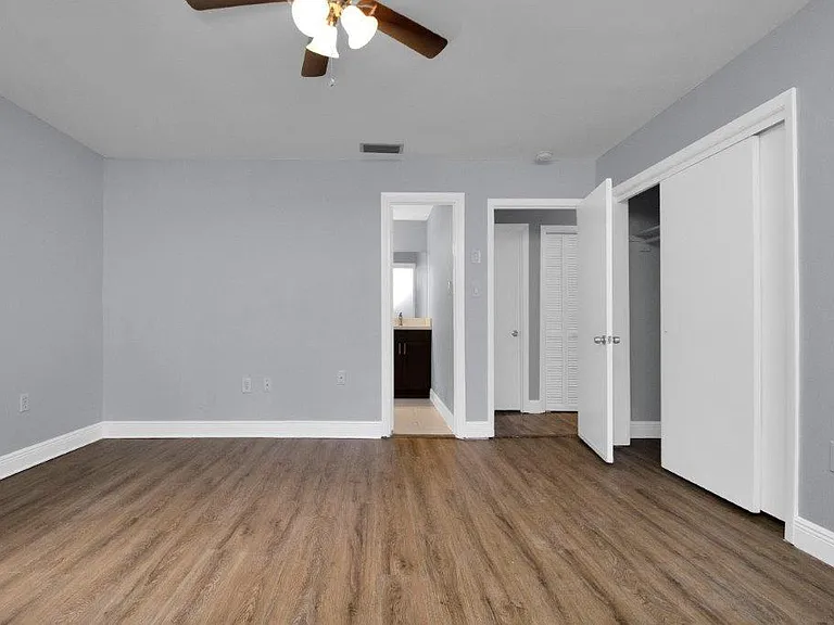 13540 Sedgwick Ave — Photo 25