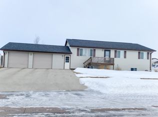 525 24th St SW, Huron, SD 57350