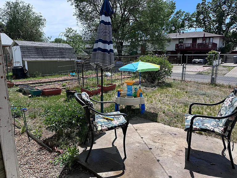 1241 Linden St — Photo 12