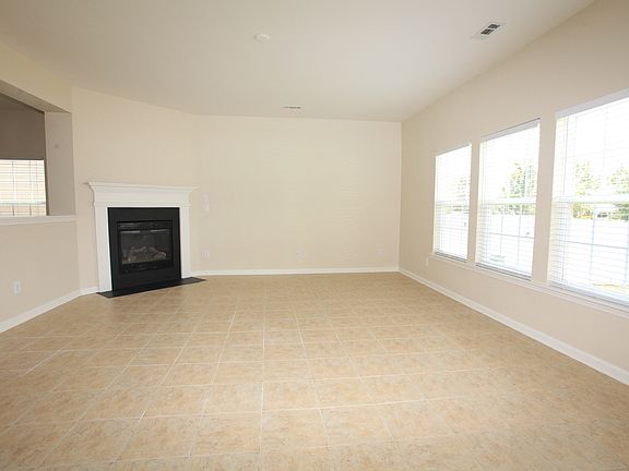 5th image of 117 Sand Spur Dr