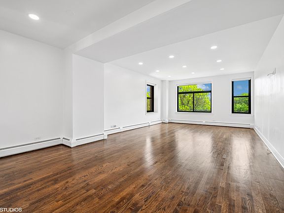 3rd image of 2100 N Lincoln Park W APT 3DN