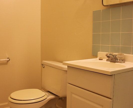 4th image of 1342 Agate Ave APT 3C