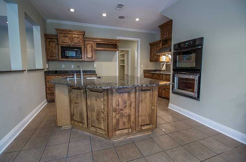1st image of 11404 Ashton Ln E
