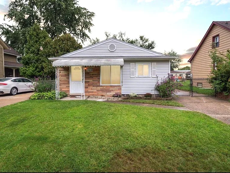 7410 Arcola St — Photo 1