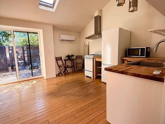 3rd image of 1804-1806 Beaver St #1