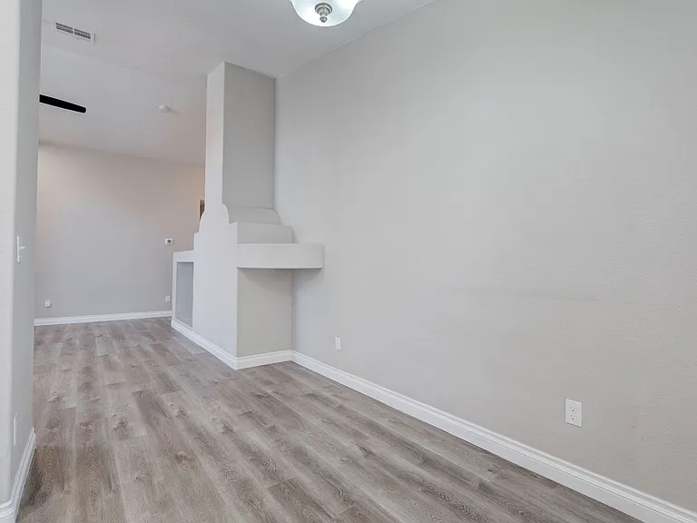 1613 Cathedral Peak Ct — Photo 14