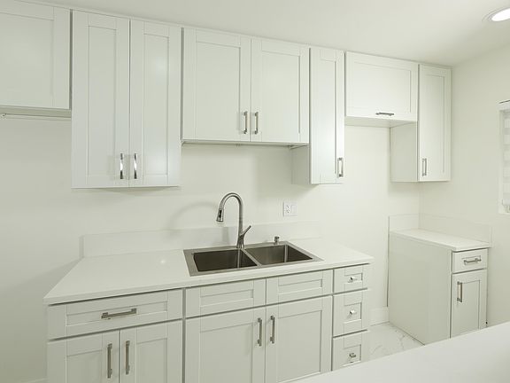 2nd image of 5342 Lexington Ave