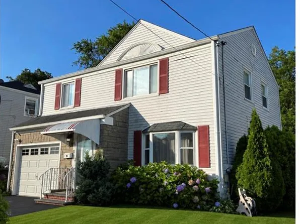 60 Beech St, Maywood, NJ 07607