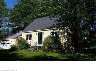 11 Barbara St, Topsham, ME 04086