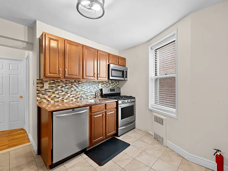6730 Clyde St #5B — Photo 18
