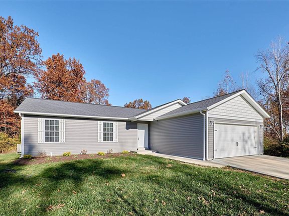 2nd image of 260 Gardenia Dr