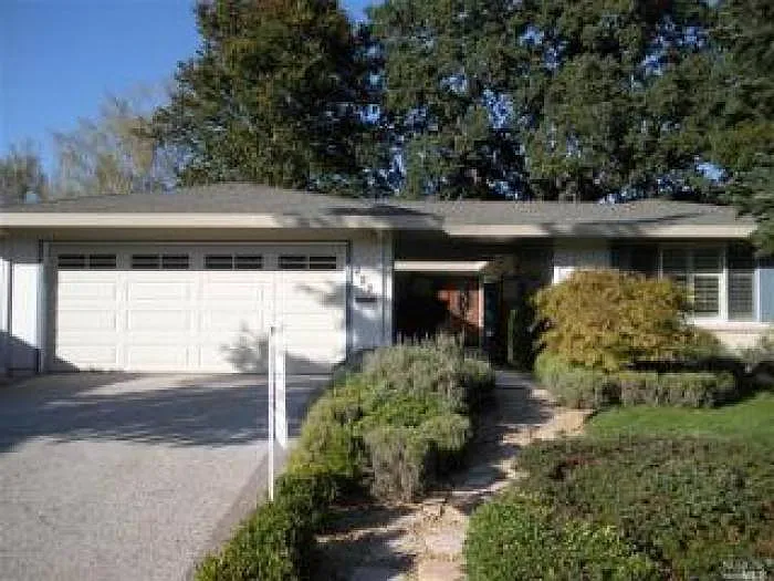 227 Belhaven Ct photo 1