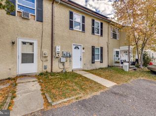 555 W Loch Lomond Dr, Sicklerville, NJ 08081