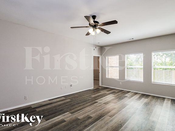 3rd image of 1450 Waldrop Dr