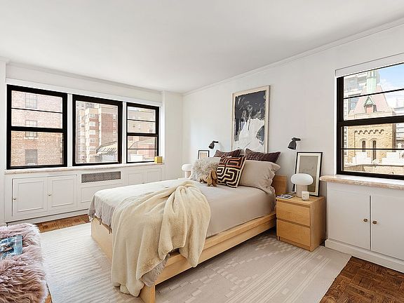 4th image of 39 Gramercy Park N APT 9A