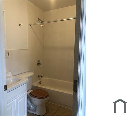 5th image of 1120 E 222nd St #3R