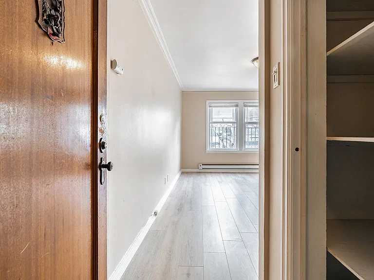 Spacious Units in a Vintage Brick Building- Walk to Seattle Center, Shops,and Restaurants! — Photo 11