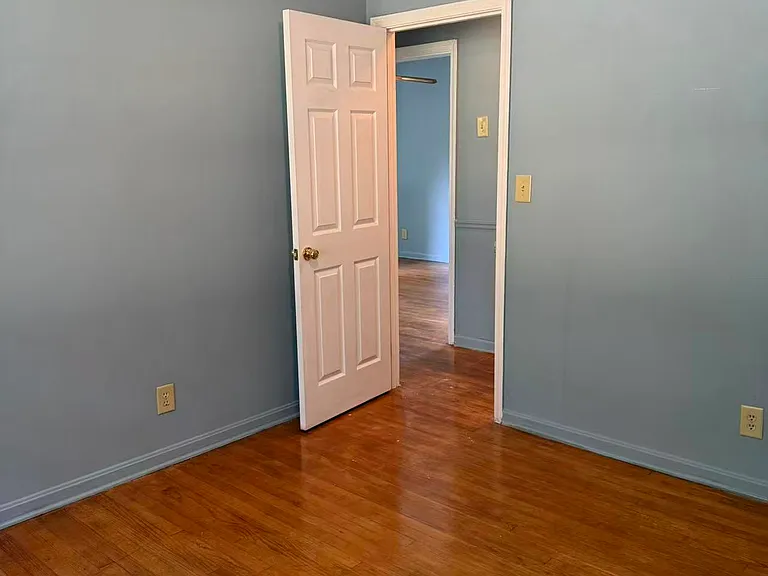 1487 Pine St — Photo 10