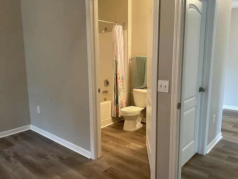 2nd bedroom with bath access. Also has access from hall