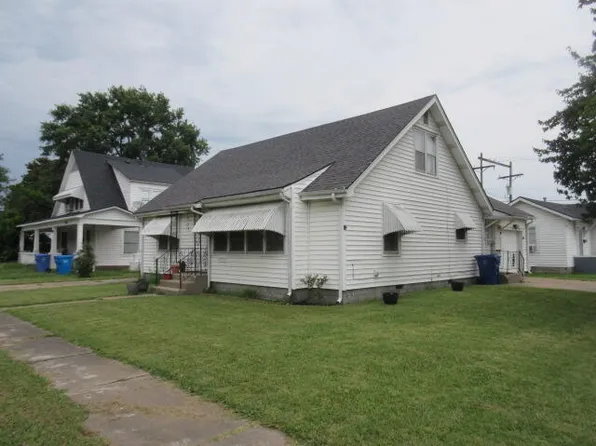 302 A St NW, Miami, OK 74354
