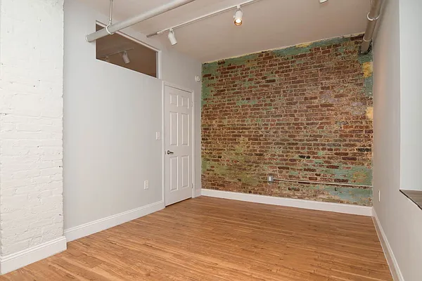 Rented by Compass | media 26