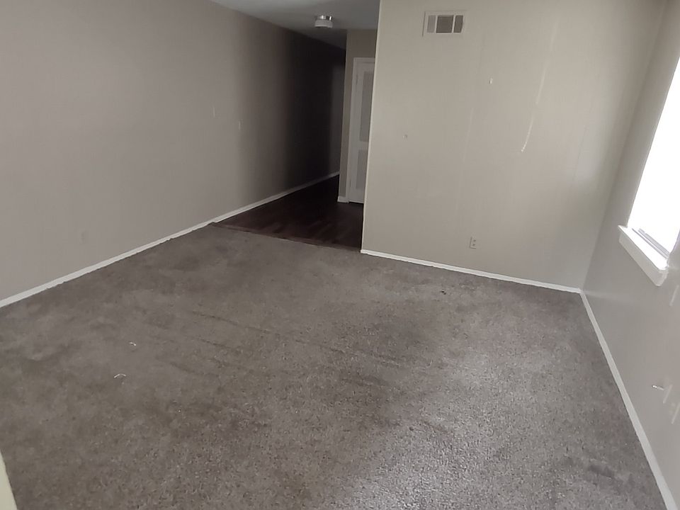 2nd image of 996 National St