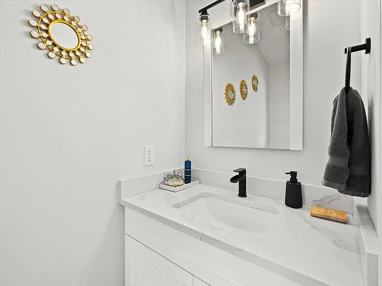 3001 Jasmine Ct — Photo 40
