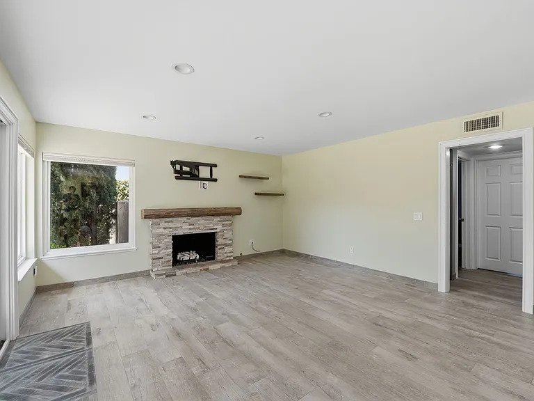 29142 Bobolink Dr — Photo 15
