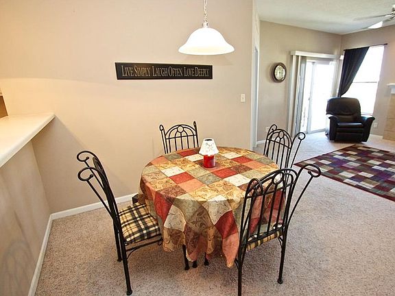 4th image of 1331 SE University Ave Unit 201