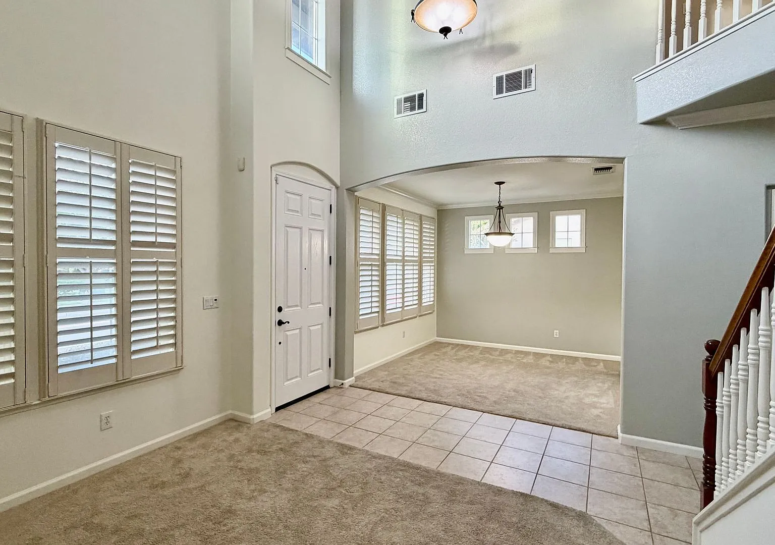 Clean And Spacious 4 Bed, 2.5 Bath With Covered Back Patio And Lush Landscaping In Westlake Commu... — Photo 4