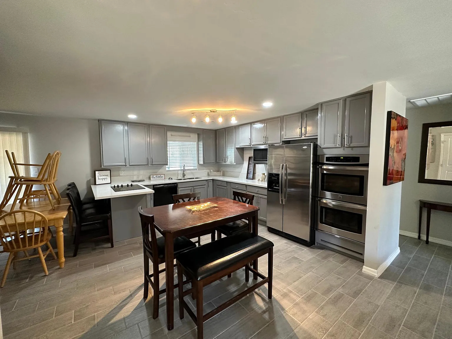 616 W 17th Pl — Photo 3