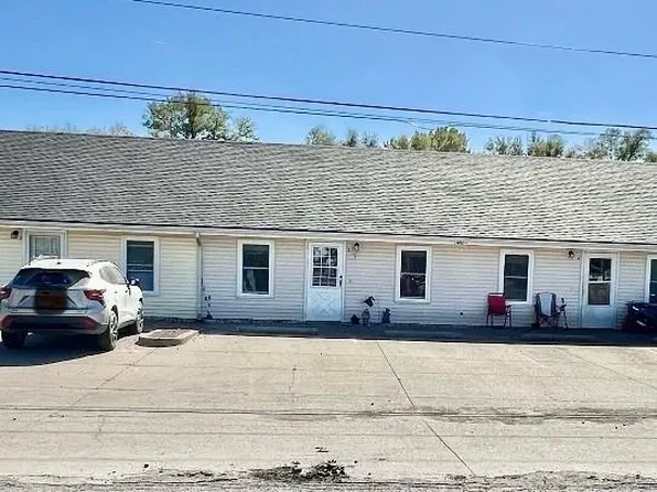 1402 Vermont St, Elwood, KS 66024