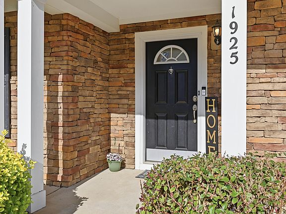 3rd image of 1925 Grassy Banks Dr