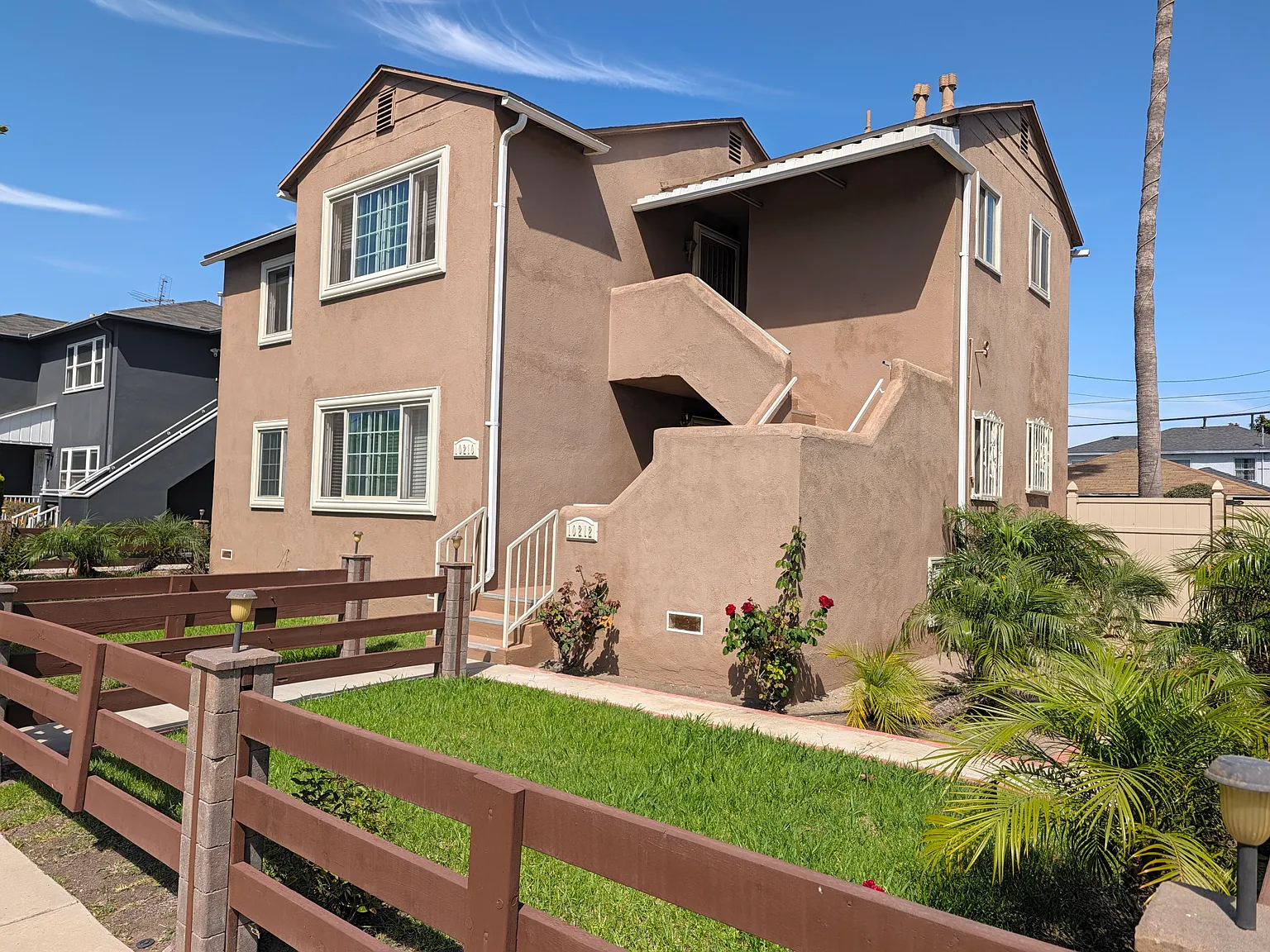 2 bed, 904 sqft, $3,200 — Photo 1