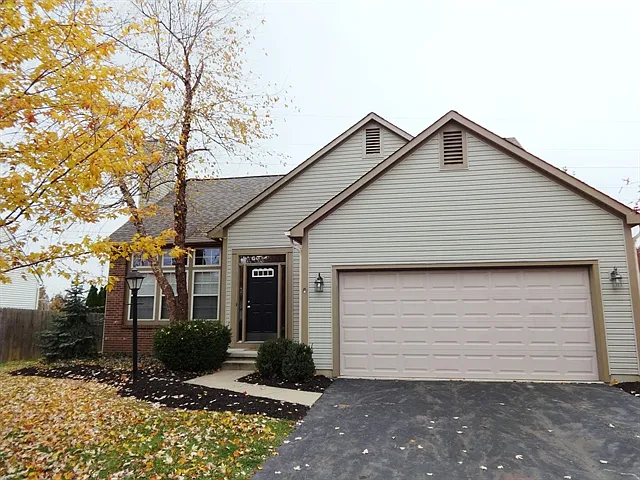 3 bed, 2.5 bath, 1732 sqft, $2,450 — Photo 1
