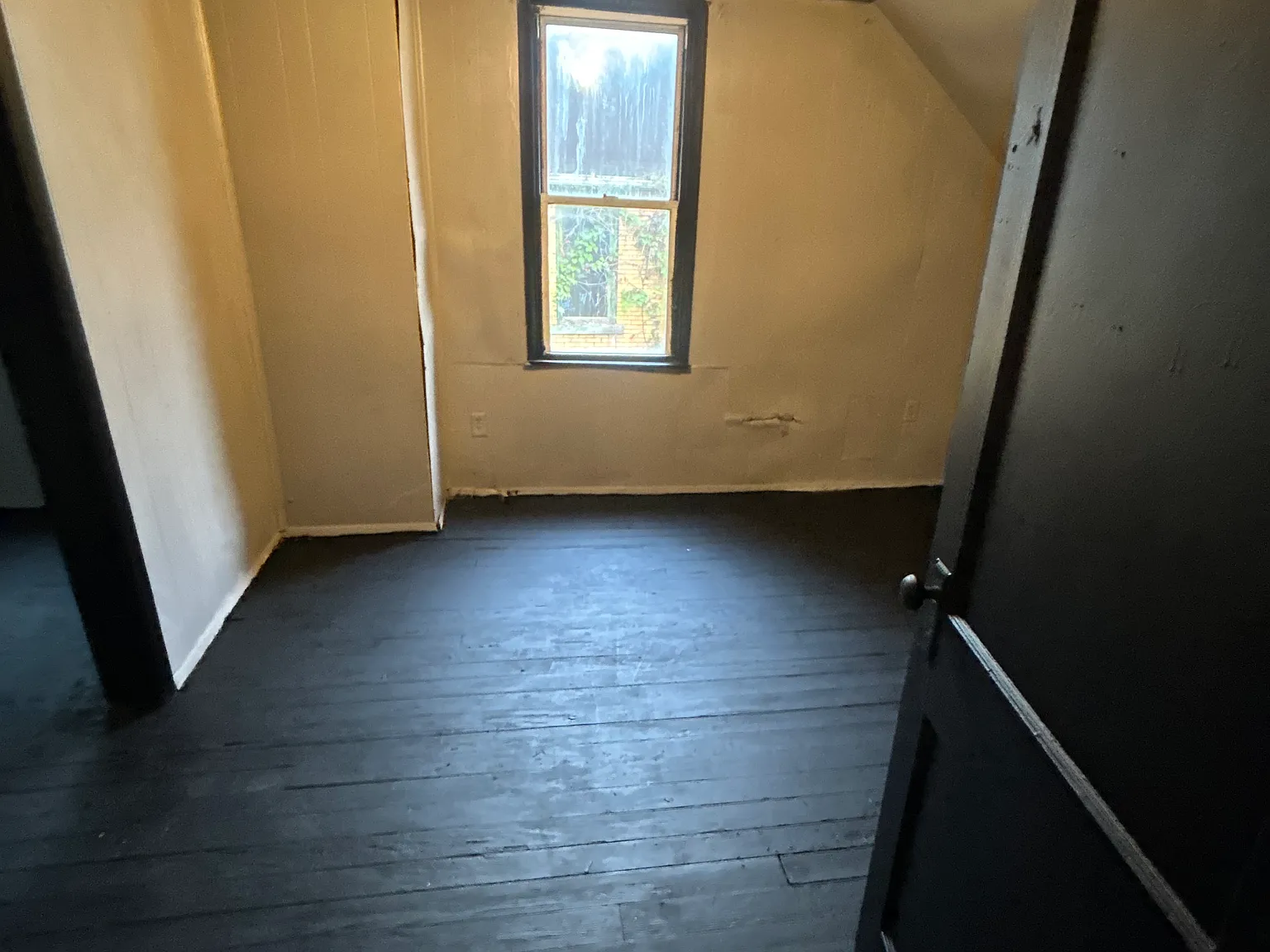 642 Braddock Ave — Photo 3