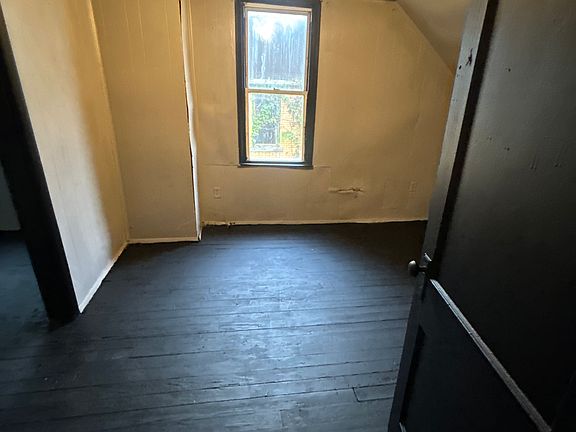 3rd image of 642 Braddock Ave