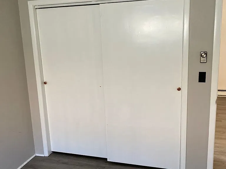 806 Crown Ave — Photo 3
