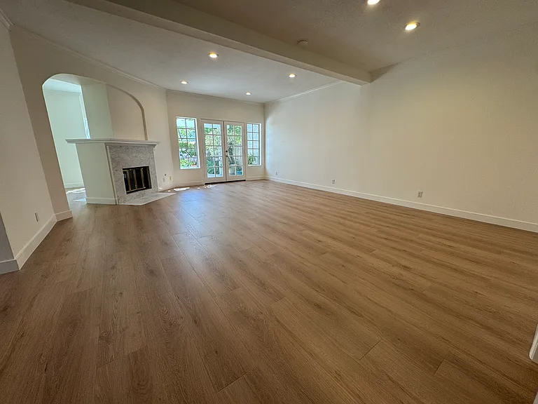 834 Sunstone St — Photo 2