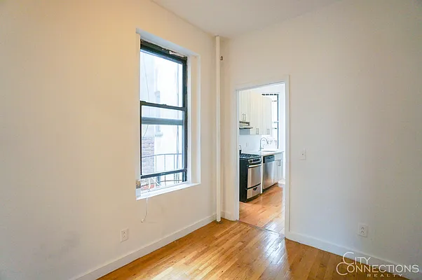 Rented by City Connections Realty | media 16